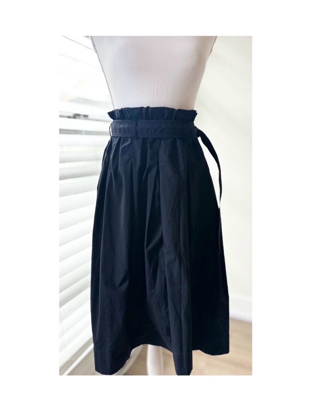 Uniqlo Black Paperbag Midi Skirt with Tie Belt